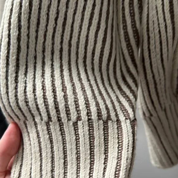 Varley Cream and Black Women's Sweater